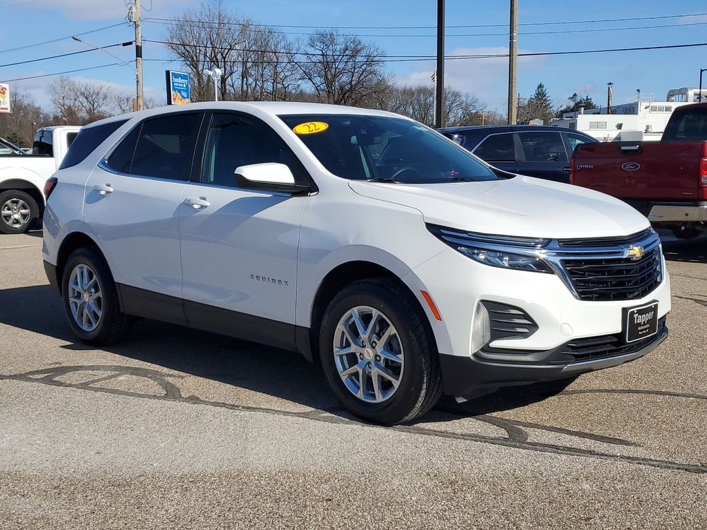 Used 2022 Chevrolet Equinox LT with VIN 3GNAXUEV7NL261140 for sale in Paw, MI