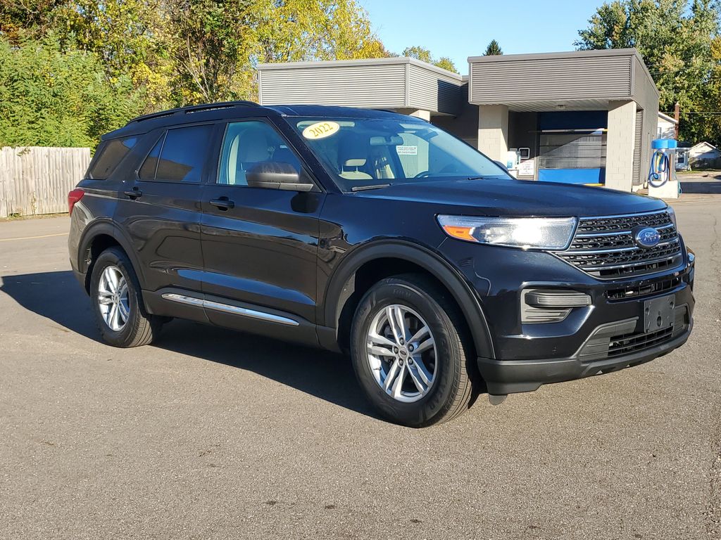 2022 Ford Explorer XLT photo 2