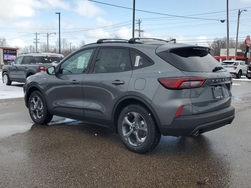 2026 Ford Escape ST-Line photo 4