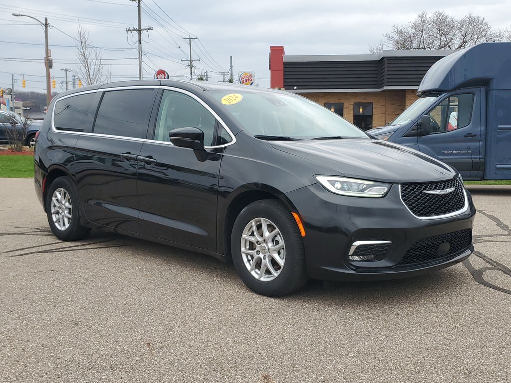 Used 2024 Chrysler Pacifica Touring L with VIN 2C4RC1BG6RR101609 for sale in Paw, MI