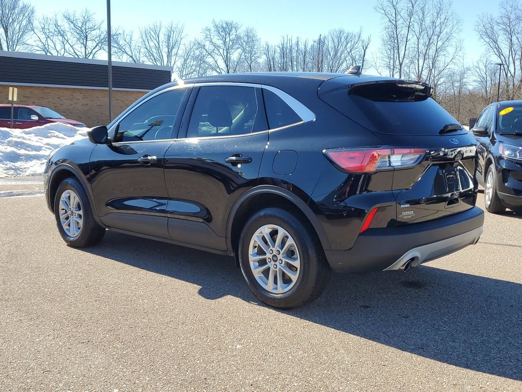 2022 Ford Escape SE photo 4