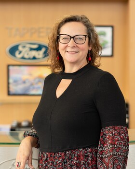 Staff member Carolyn VanDenBeldt from ID_47a3ee58dc57
