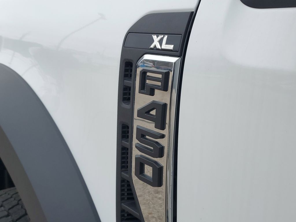2026 Ford F-450 Super Duty Chassis Cab XL - Photo 9