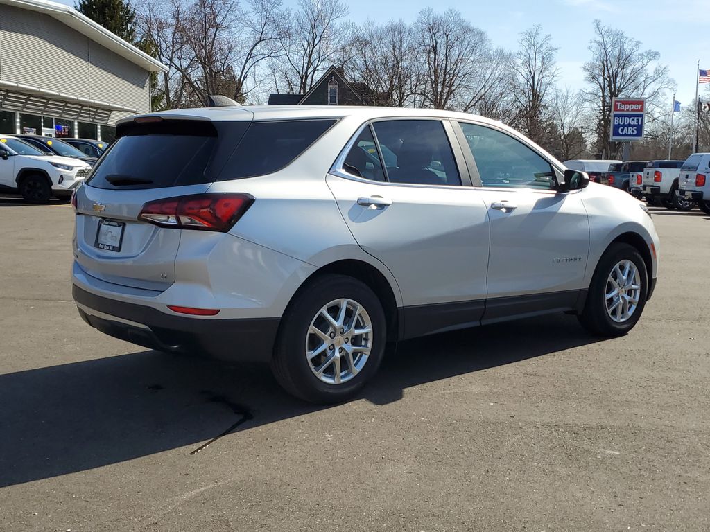 2022 Chevrolet Equinox LT photo 3