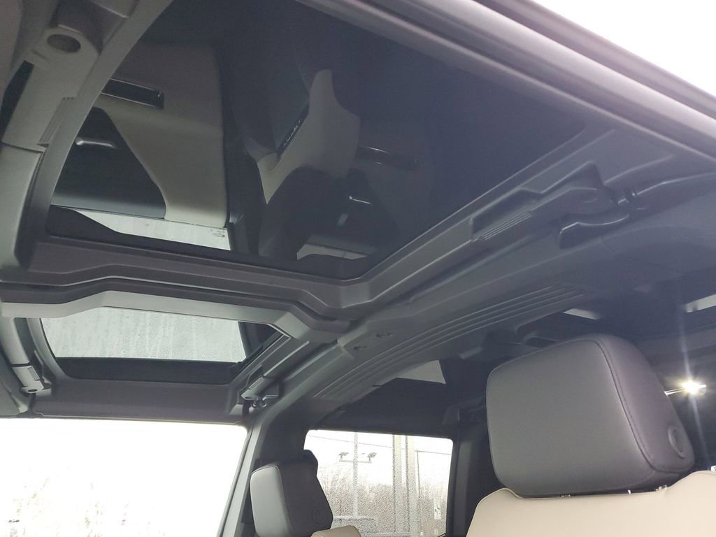 2026 GMC HUMMER EV 2X - Photo 17