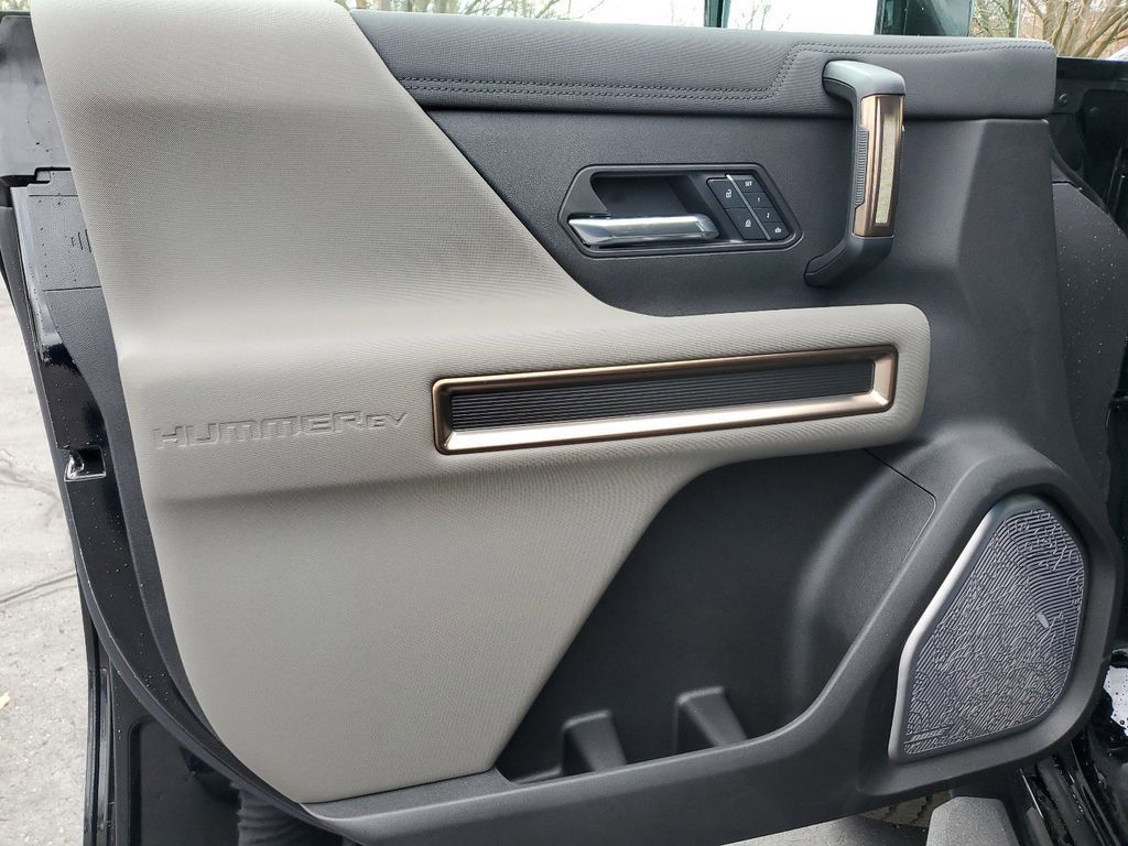 2025 GMC HUMMER EV 2X - Photo 15