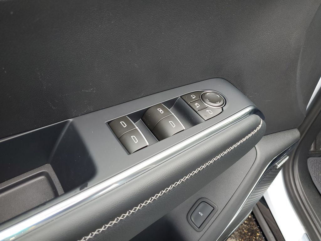 2027 GMC Acadia Denali - Photo 16