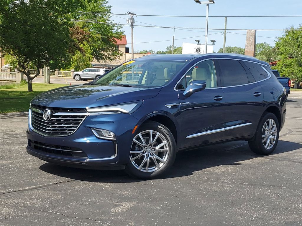 2024 Buick Enclave Essence AWD's photo