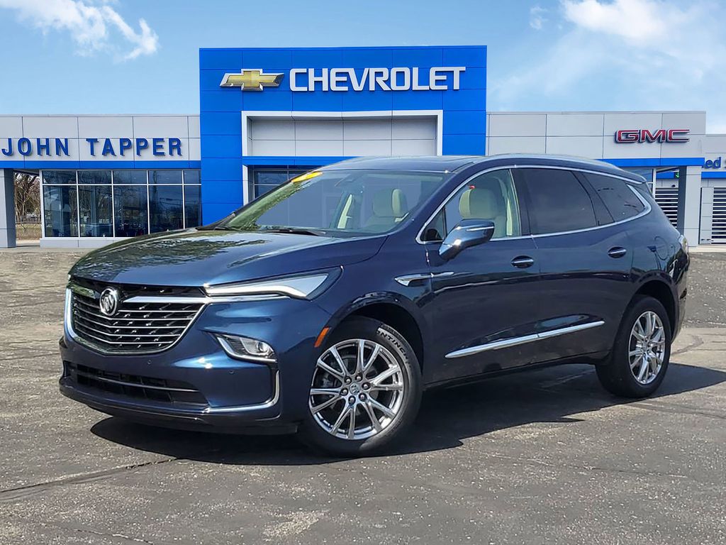 2024 Buick Enclave Essence AWD's photo