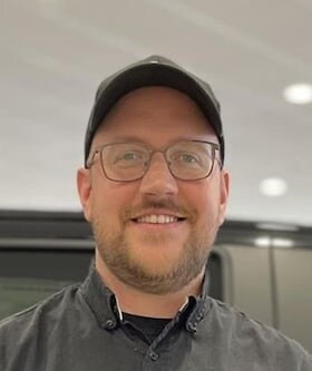 Staff member Dan Tapper from ID_48a94d
