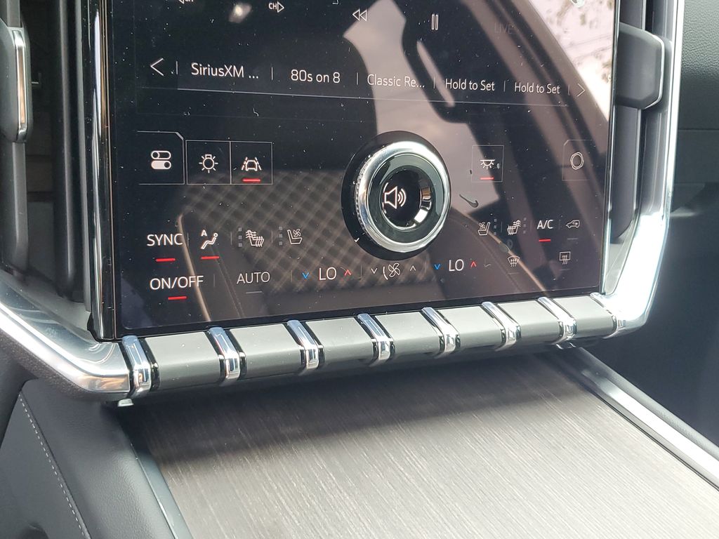 2027 GMC Acadia Denali - Photo 31
