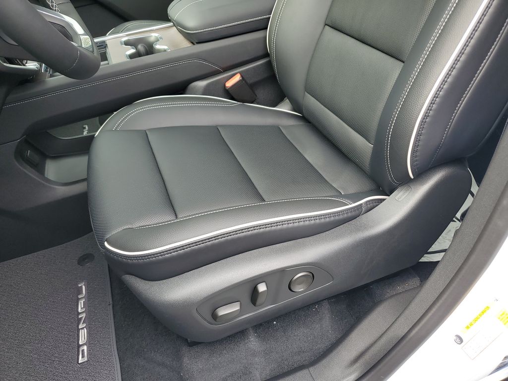 2027 GMC Acadia Denali - Photo 18