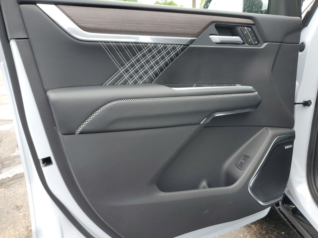 2027 GMC Acadia Denali - Photo 15