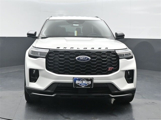 2025 Ford Explorer ST photo 2