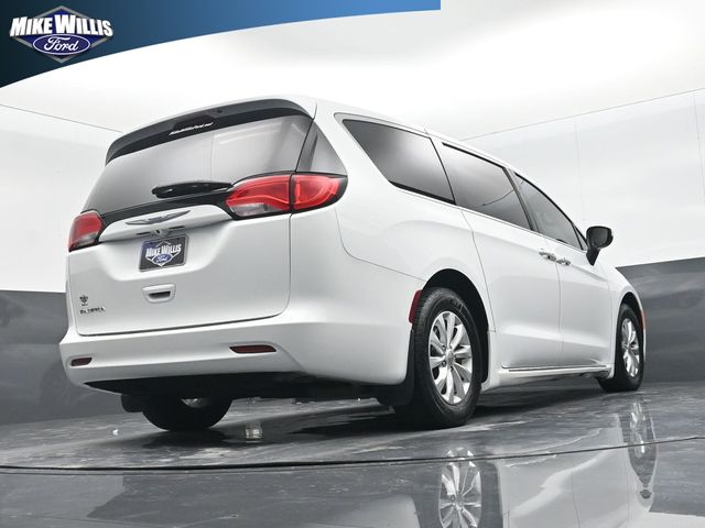used 2017 Chrysler Pacifica car