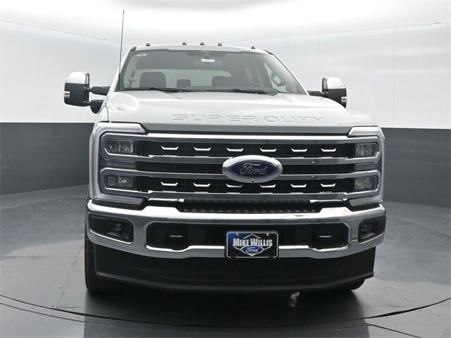 2026 Ford F-250 Lariat photo 2