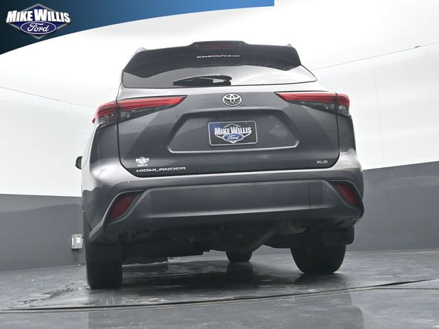 used 2022 Toyota Highlander car, priced at $31,592