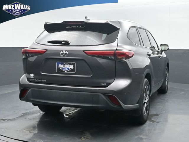 used 2022 Toyota Highlander car, priced at $31,592