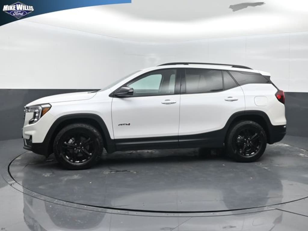 Used 2024 GMC Terrain AT4 SUV