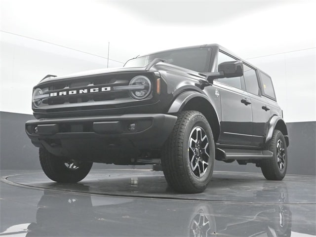 new 2025 Ford Bronco car, priced at $48,225