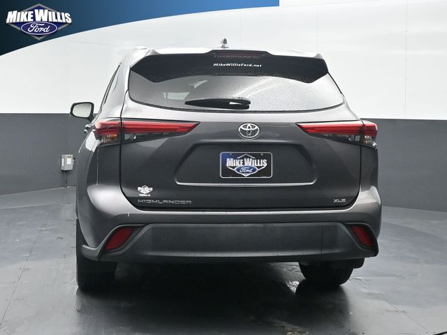 used 2022 Toyota Highlander car, priced at $31,592