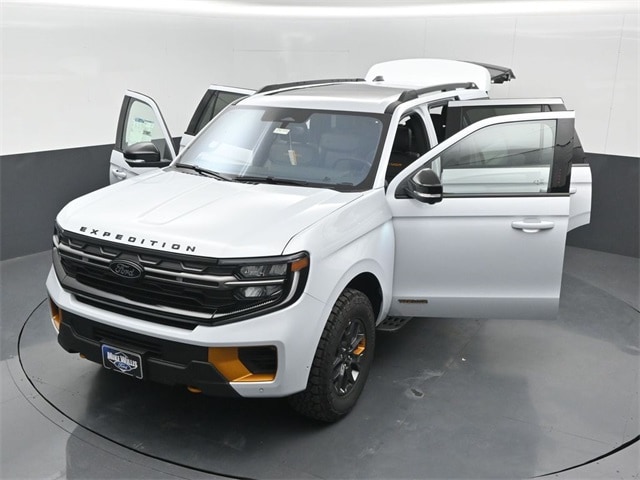 new 2025 Ford Expedition car, priced at $79,545
