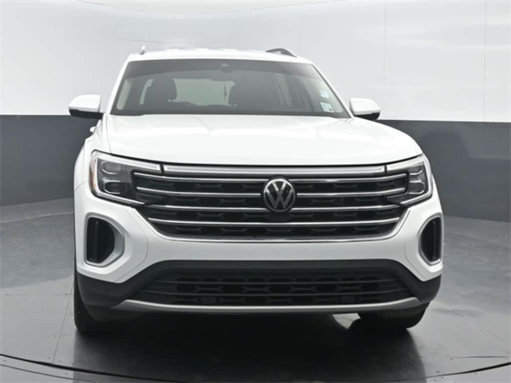Used 2024 Volkswagen Atlas 2.0T SE w/Technology SUV