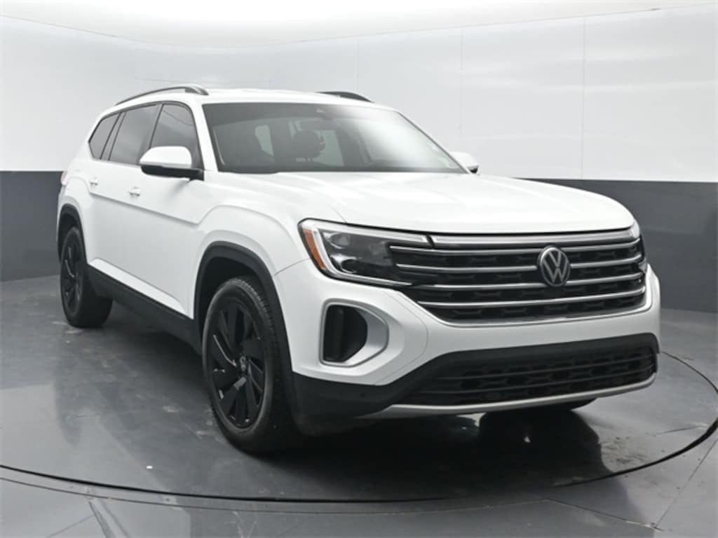 Used 2024 Volkswagen Atlas 2.0T SE w/Technology SUV