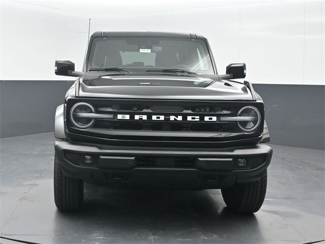 2025 Ford Bronco Outer Banks photo 2