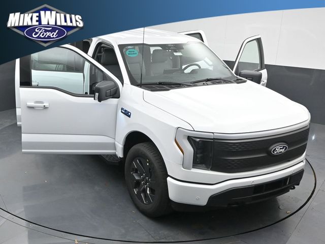 2025 Ford F-150 Lightning Flash - Photo 26