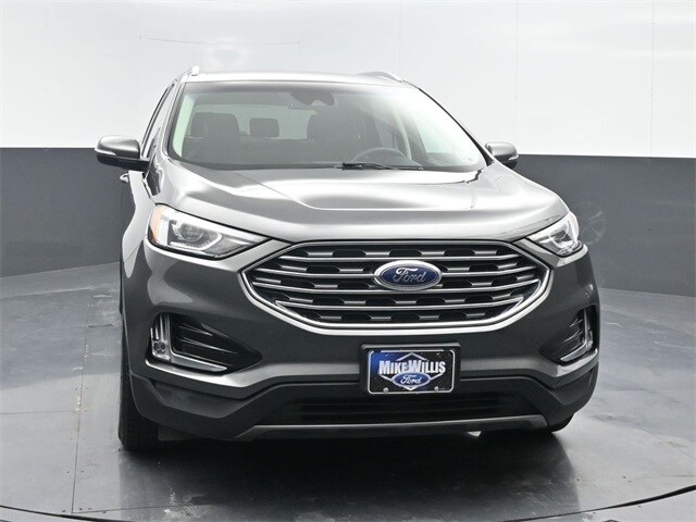 2020 Ford Edge SEL photo 2