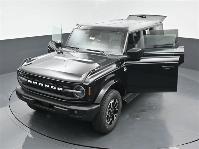 new 2025 Ford Bronco car, priced at $48,225