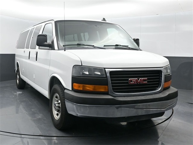 2016 GMC Savana Passenger 1LS's photo