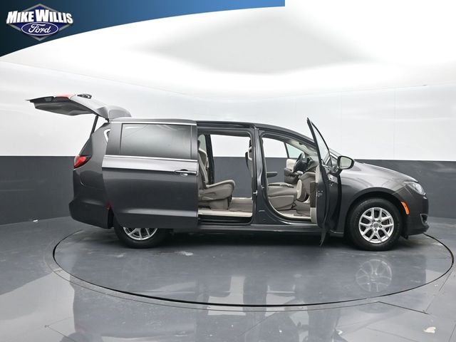used 2020 Chrysler Pacifica car, priced at $15,418