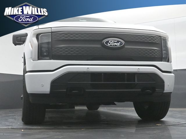 2025 Ford F-150 Lightning Flash - Photo 19