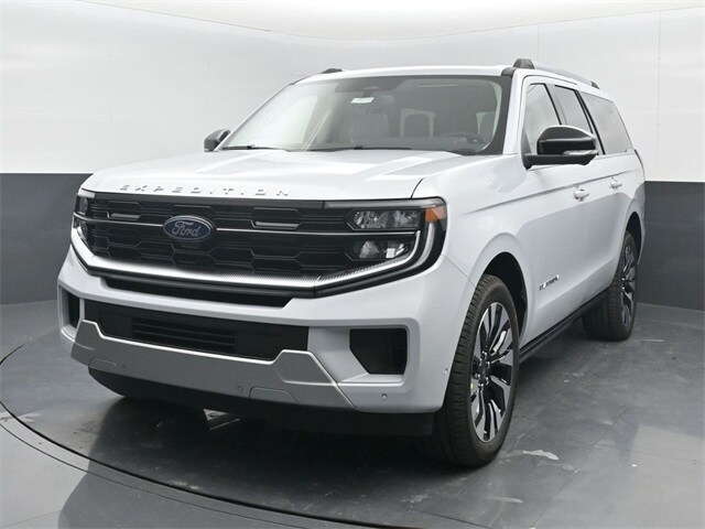 2025 Ford Expedition Platinum MAX photo 3
