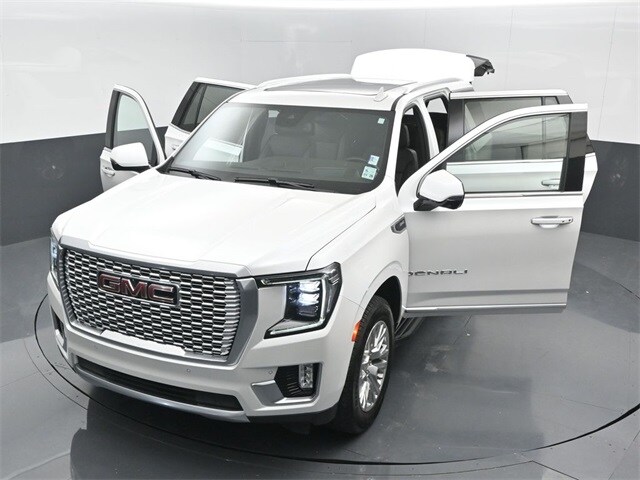 used 2024 GMC Yukon car, priced at $63,995