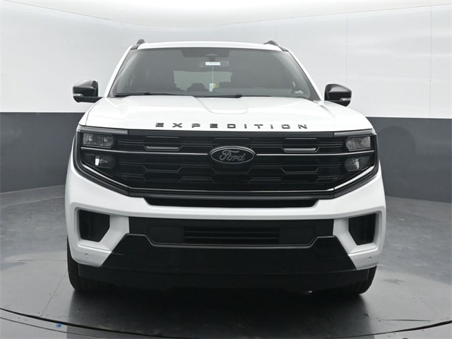 new 2025 Ford Expedition car, priced at $77,230