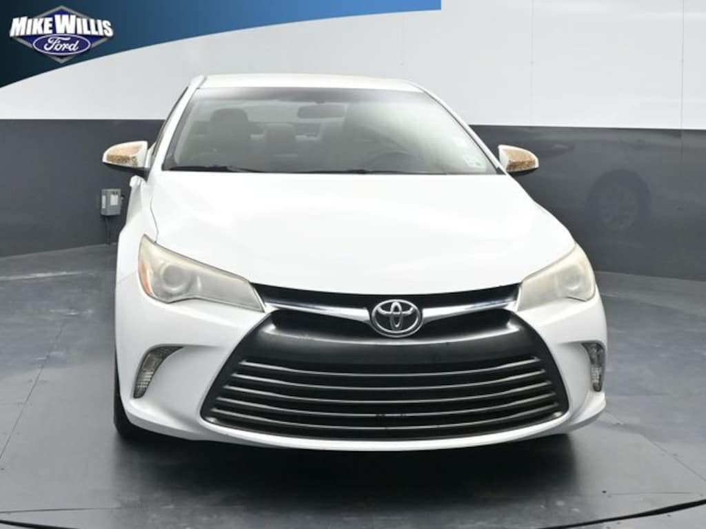 Used 2015 Toyota Camry SE Sedan