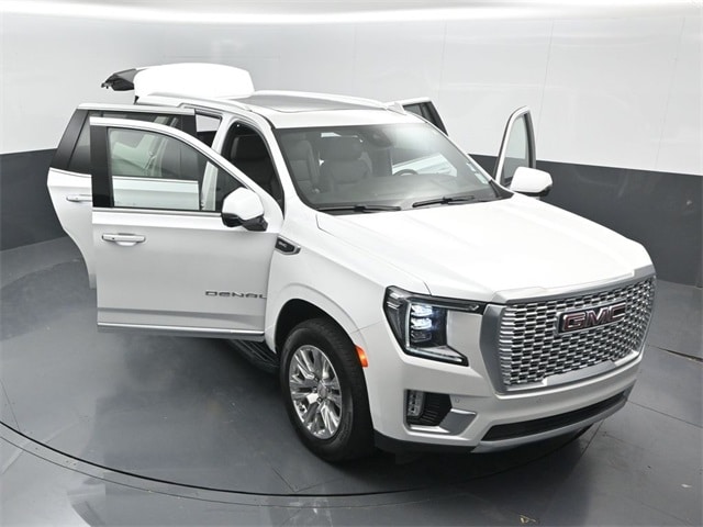 used 2024 GMC Yukon car, priced at $63,995