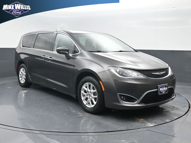 used 2020 Chrysler Pacifica car, priced at $15,418