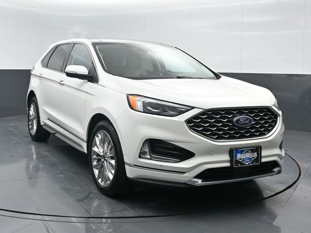 2022 Ford Edge Titanium's photo