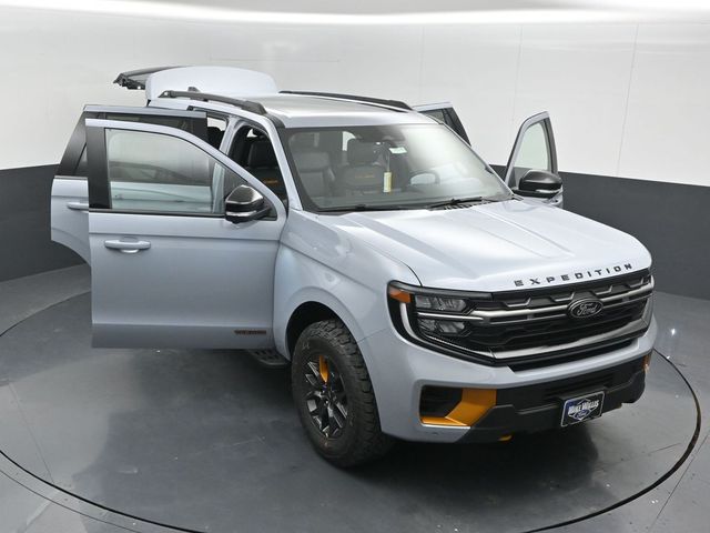 new 2025 Ford Expedition car, priced at $85,180