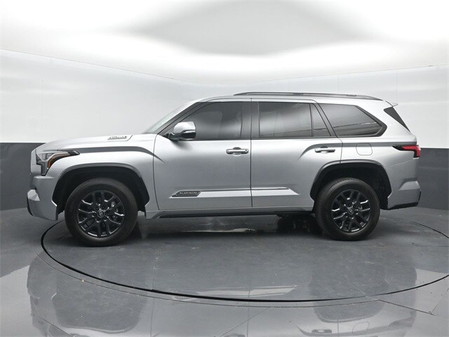 2025 Toyota Sequoia Platinum photo 4