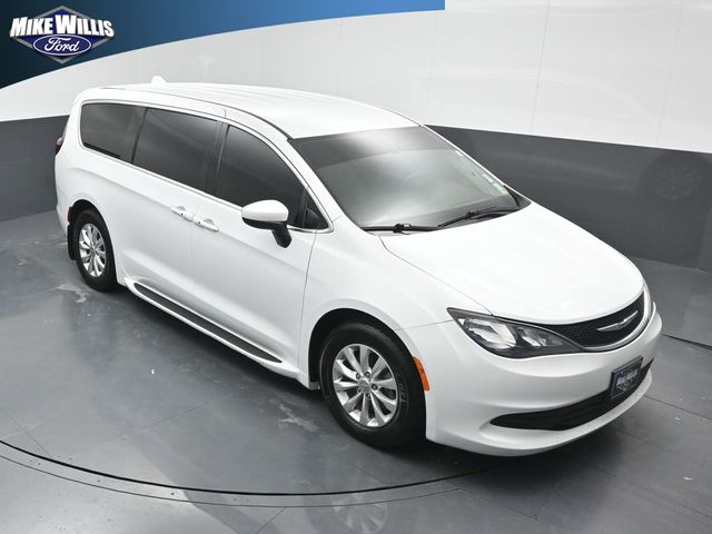 used 2017 Chrysler Pacifica car