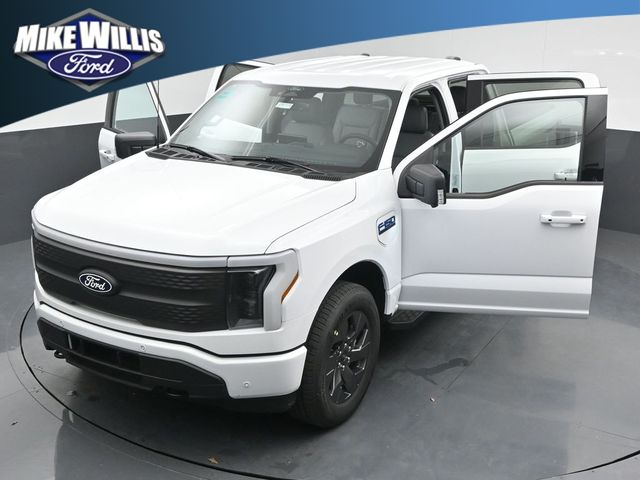 2025 Ford F-150 Lightning Flash - Photo 27