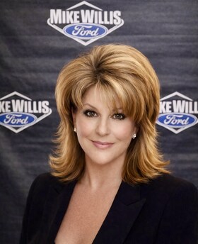 Staff member Denise Derouen from ID_cae42c