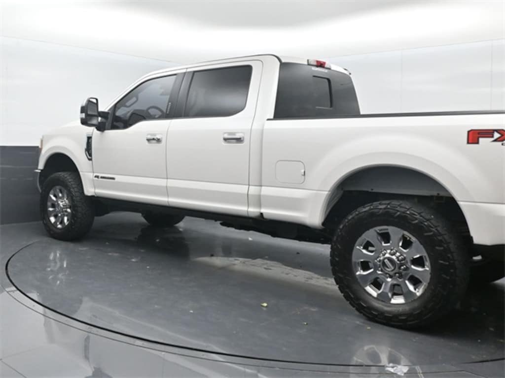Used 2017 Ford F-250SD Lariat Truck