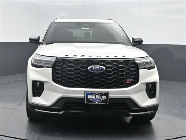 2025 Ford Explorer ST photo 2