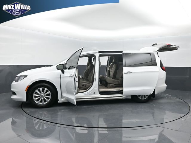 used 2017 Chrysler Pacifica car